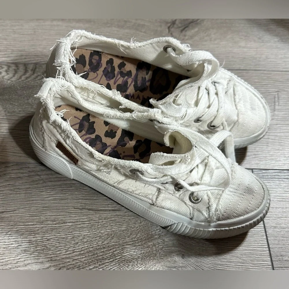 BLOWFISH Malibu Woman’s White Canvas Distressed Sneakers 6.5 - Picture 6 of 8
